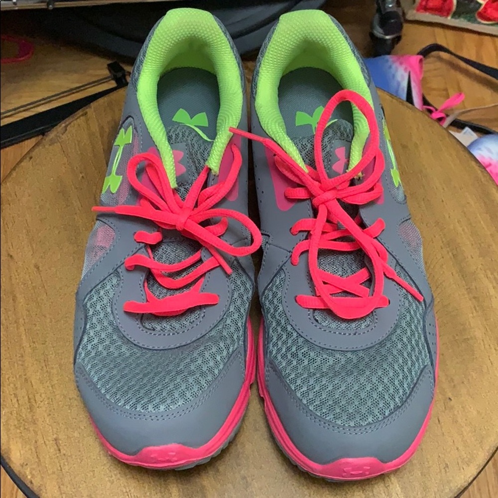 Under Armour sneakers, barely worn, like new!